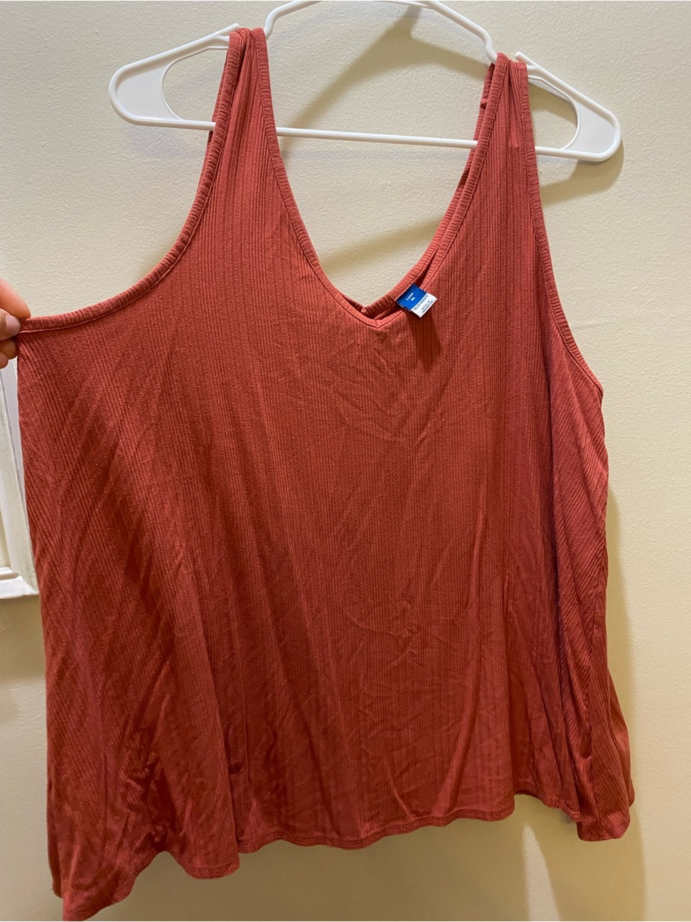 Women’s Ribbed V-Neck Tank Top - Rust - Picture 3 of 5